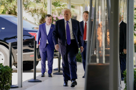 Police shoots suspect entering Trump's residence with a canister and fuel