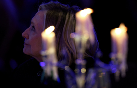 Clinton says she never met Epstein