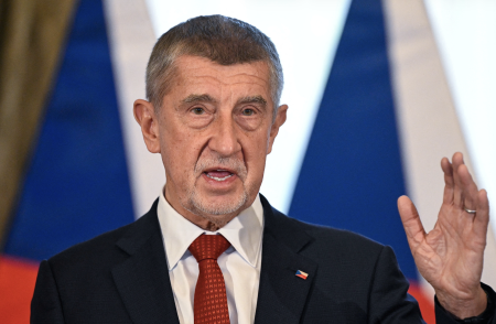 Czech parliament blocks prosecution of Babiš and Okamura