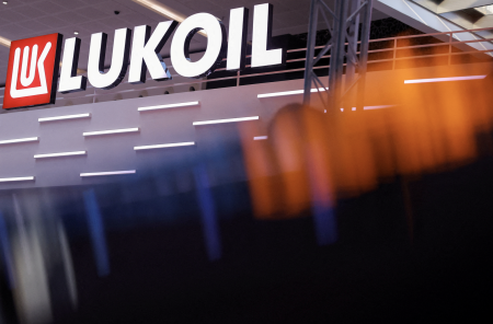 US delays Lukoil asset sale amid Ukraine talks