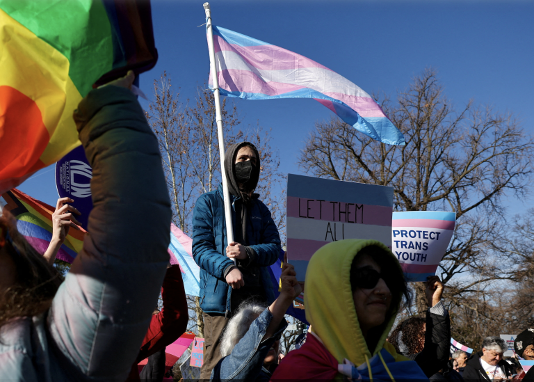 Kansas čelí žalobe za zákon týkajúci sa transľudí