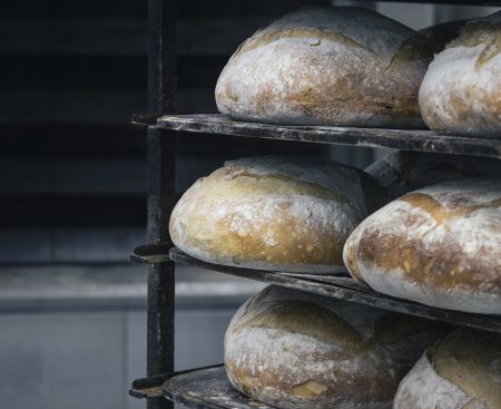 Zdražovanie zasiahlo základné potreby. Bývanie a chlieb stoja viac