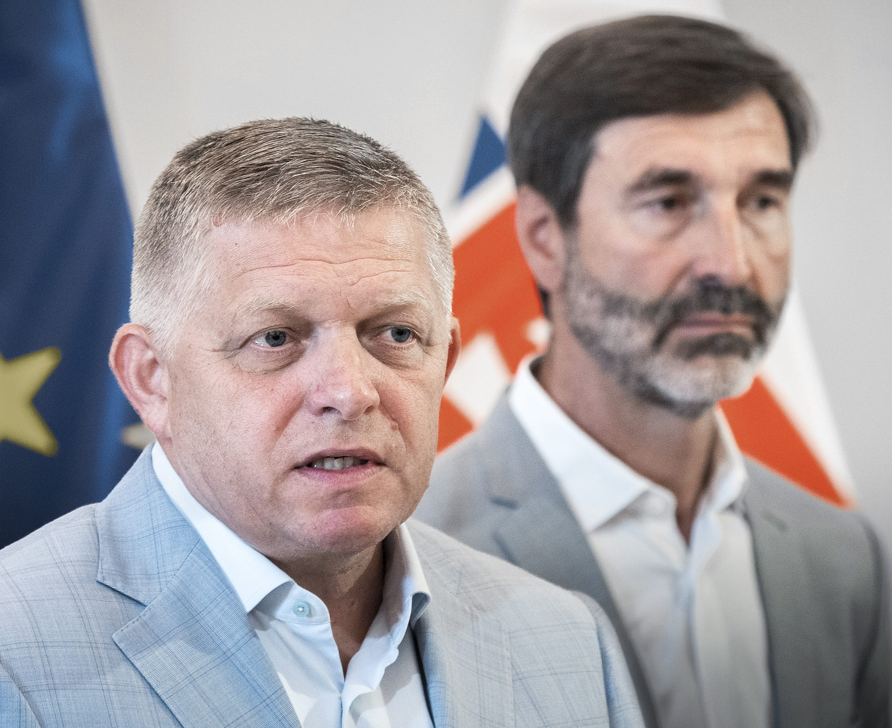Fico: Transakčnú daň zrušíme, ak v rozpočte nájdeme výpadok 400 miliónov eur