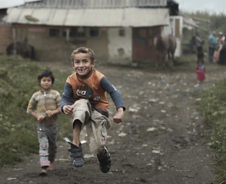 Štát pritvrdzuje: za záškoláctvo detí hrozí strata dávok