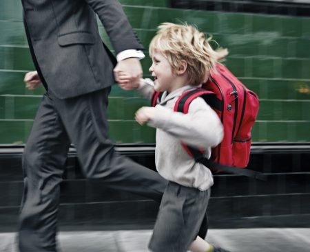 Štát prestáva prehliadať jednorodičovské rodiny. Prvá ucelená pomoc už beží