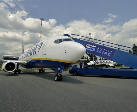 Nebo nad Sliačom nemá patriť len stíhačkám. Štát chce obnoviť aj civilné lety