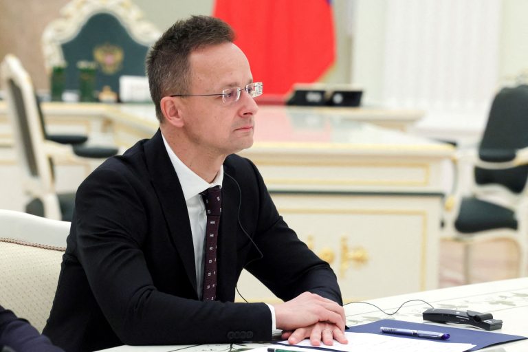 Szijjarto accused of coordinating with Slovakia to ease EU sanctions