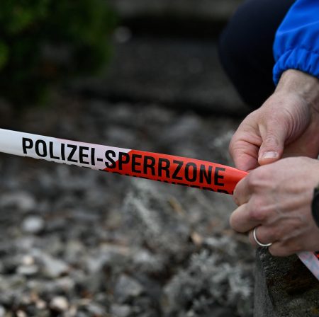 Car crashes into schoolchildren in Switzerland, one dead
