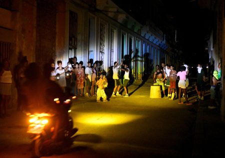 Cuba begins restoring power after nationwide blackout