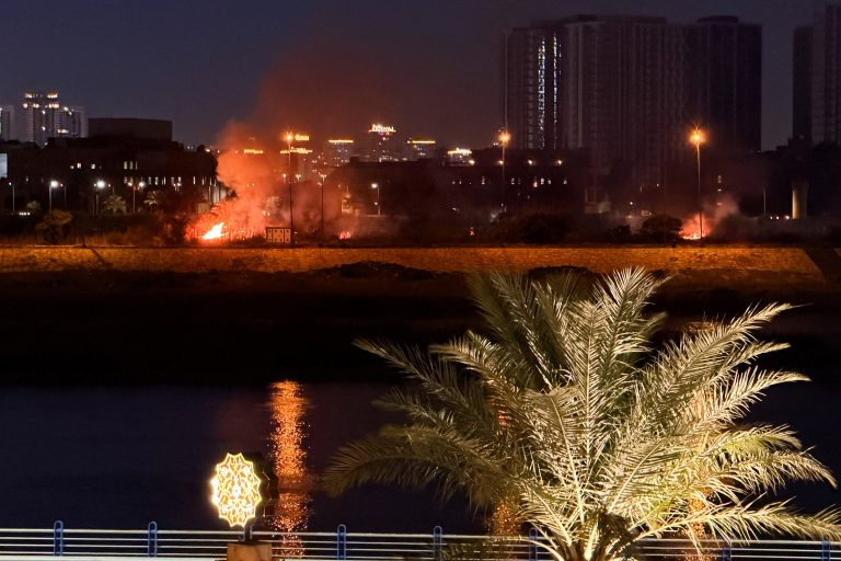 Bagdadom otriasli výbuchy, došlo k útoku na americkú ambasádu