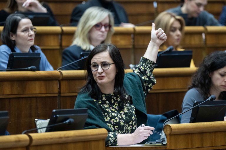 PS chce mimoriadne rokovanie parlamentu pre PPA
