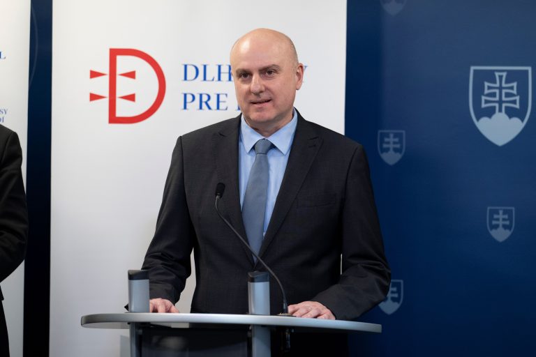 Slovensko si v marcovej aukcii dlhopisov požičalo 643 miliónov eur