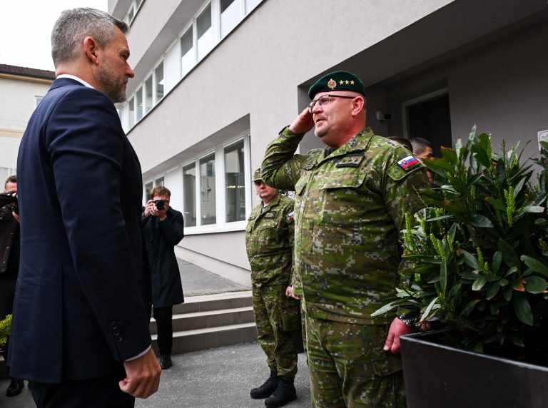 Patríme medzi lídrov NATO v odstraňovaní výbušnín, tvrdí Pellegrini