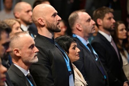 Prieskum: Smer aj PS sú pod hranicou 20 percent. Silná ostáva Republika aj Matovič