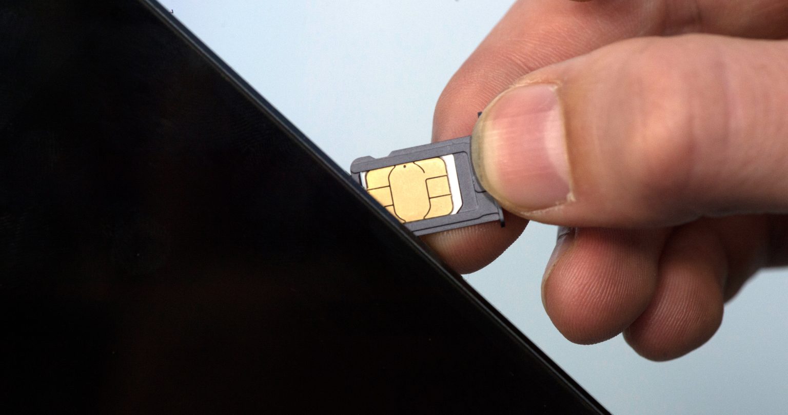 A SIM card becomes a tool of identification as Mexico moves to link every mobile number to a verified identity. Photo: Paul Zinken/picture alliance via Getty Images