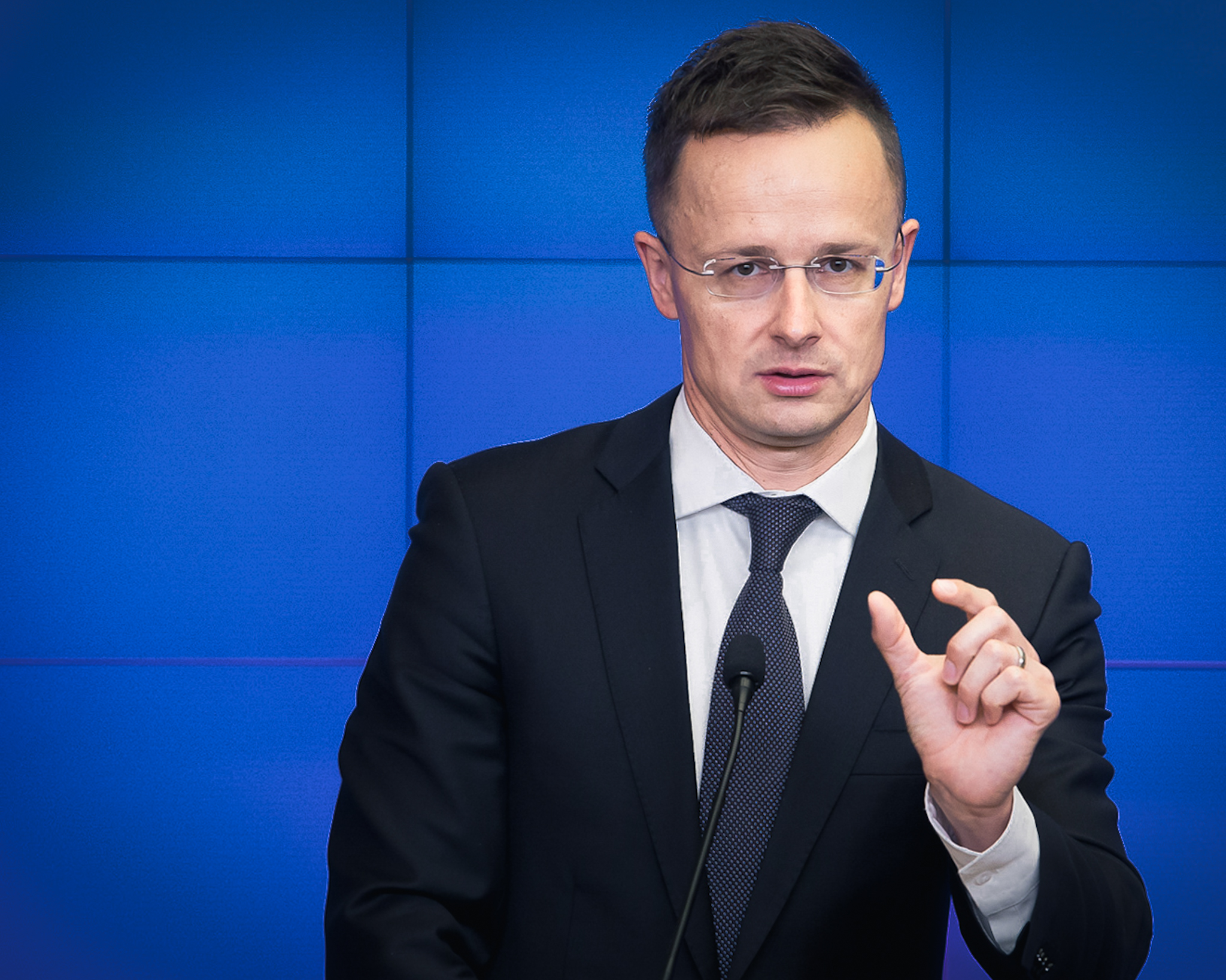 Szijjártó priznal telefonáty s Lavrovom. Hovoril s ním aj po rokovaniach EÚ