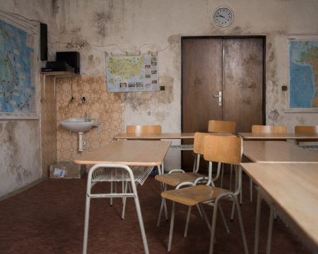 Triedy pod deravou strechou: realita, ktorá sa nedá prehliadať