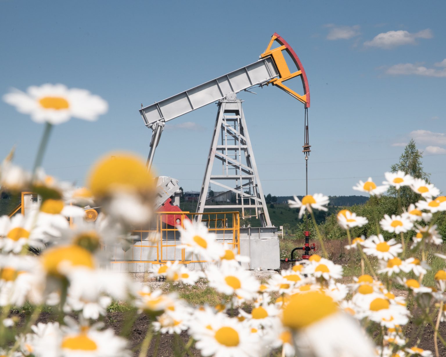 Oil production in Russia – rising energy prices are swelling Moscow’s revenues, but the real leverage may lie beyond oil and gas. Photo: Stringer/Anadolu via Getty Images
