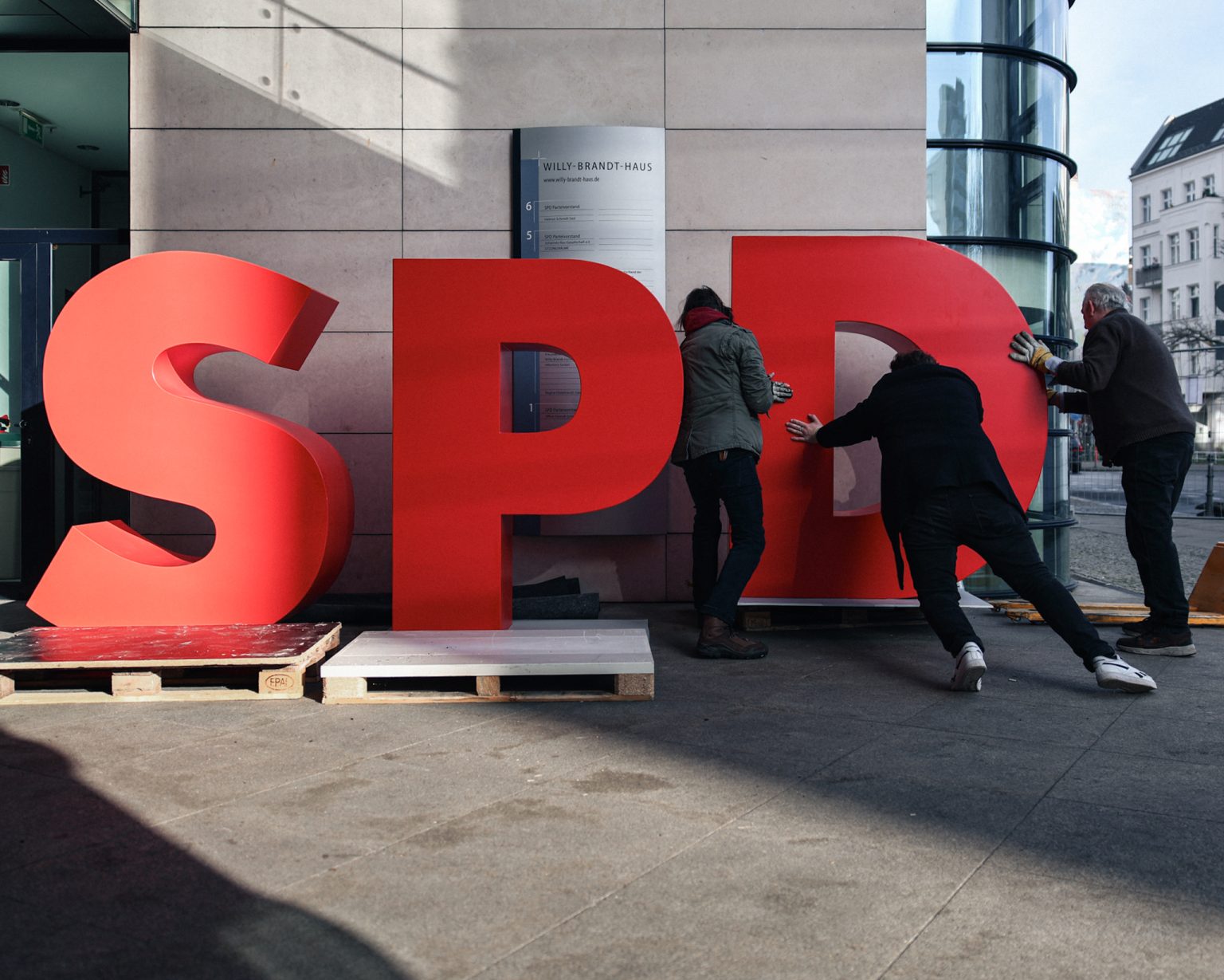 No charismatic leaders, no voters and no issues left: the Social Democrats are losing one election after another and are at the end of an era. Photo: Hannes P Albert/picture alliance via Getty Images