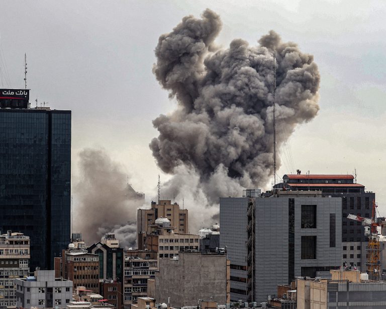 Teherán po jednom z výbuchov. Foto: Contributor/Getty Images