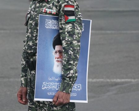 Trumpove slová o slabnúcom Iráne narážajú na realitu prázdnych skladov