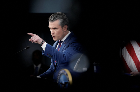 Hegseth požiadal šéfa americkej armády, aby odstúpil