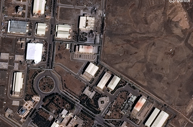 Satelity odhalili útok na iránsky jadrový komplex Natanz