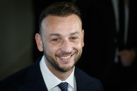 Hlas chce odpustiť daň z príjmu pracujúcim matkám