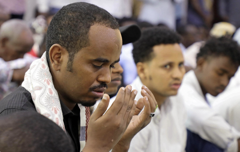 Veľká Británia prijala definíciu „nenávisti voči moslimom“