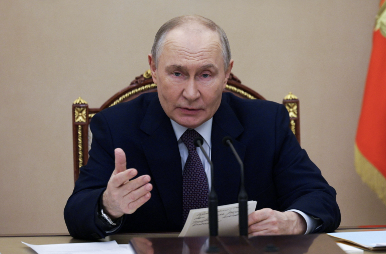 Putin ponúka sprostredkovanie v konflikte okolo Iránu