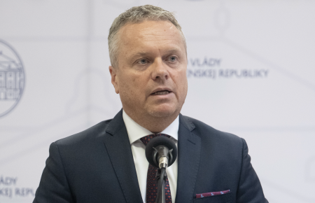 Štátne inštitúcie hovoria o tlaku, o pomoc žiadajú aj Pellegriniho