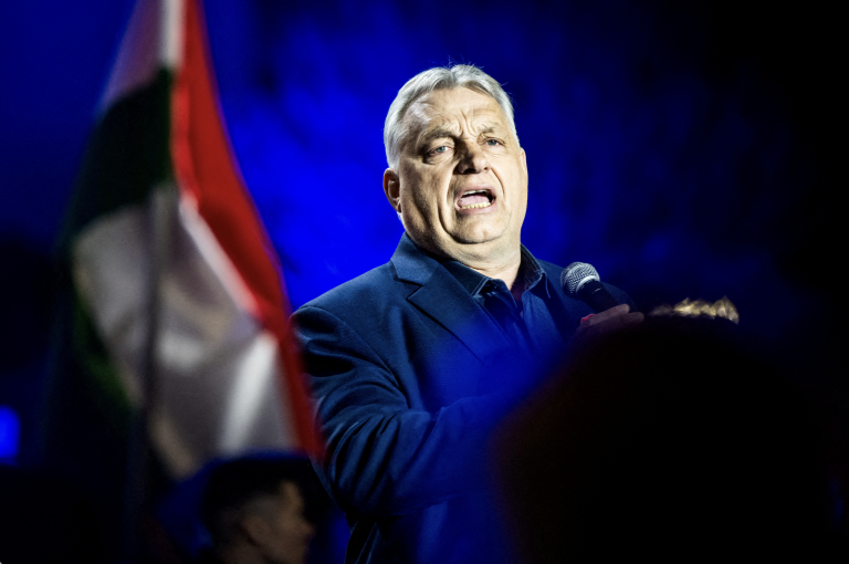 Spor o Družbu brzdí pomoc Ukrajine, lídri tlačia na Orbána