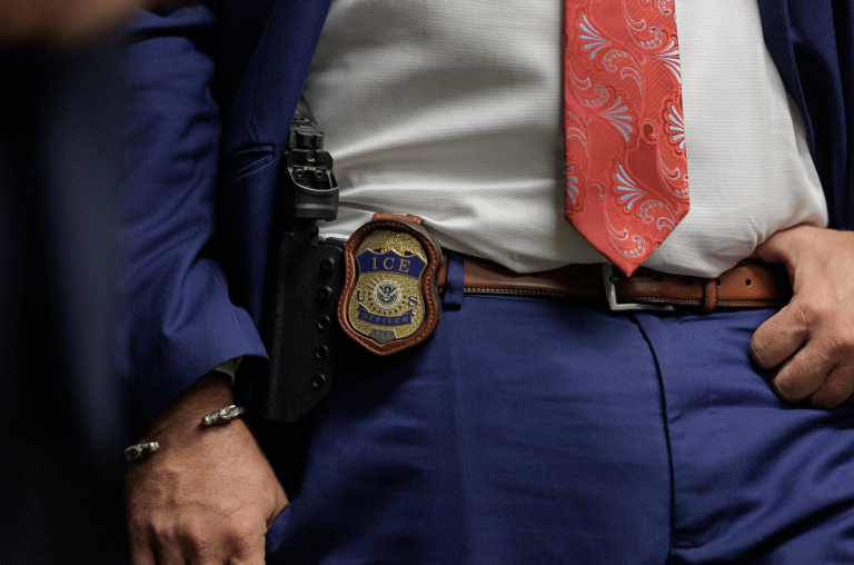 Úrad čelí žalobe, New Jersey nechce centrum pre migrantov