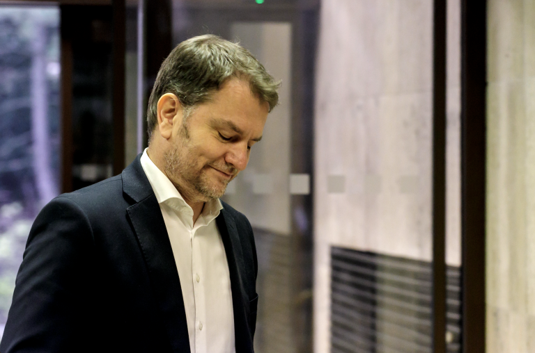 Prieskum AKO: Prvé skončilo PS, Matovič dýcha na krk Hlasu