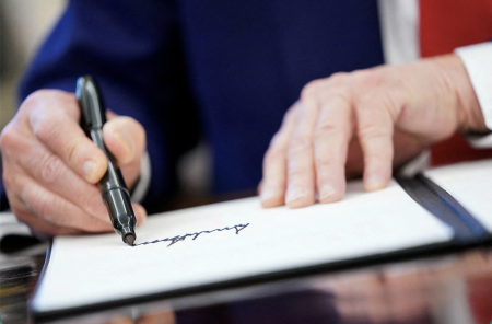 Trump’s signature on the dollar to end 165-year US tradition