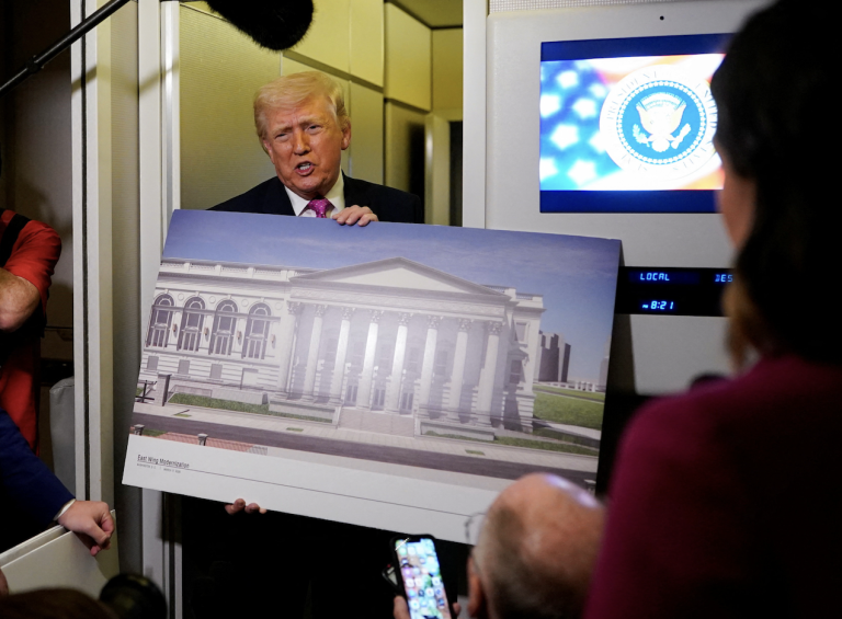 Pod tanečnou sálou Bieleho domu bude vojenský komplex