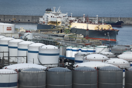 Iranian strike on Dubai tanker sparks oil spill fears