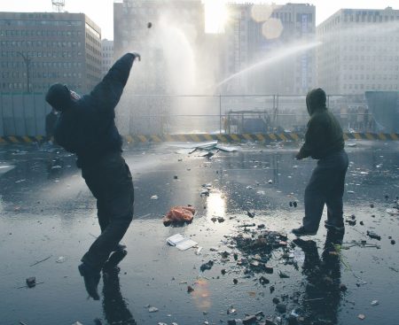 Proces kameňovania jazykom. Skúsme ho dnes vynechať