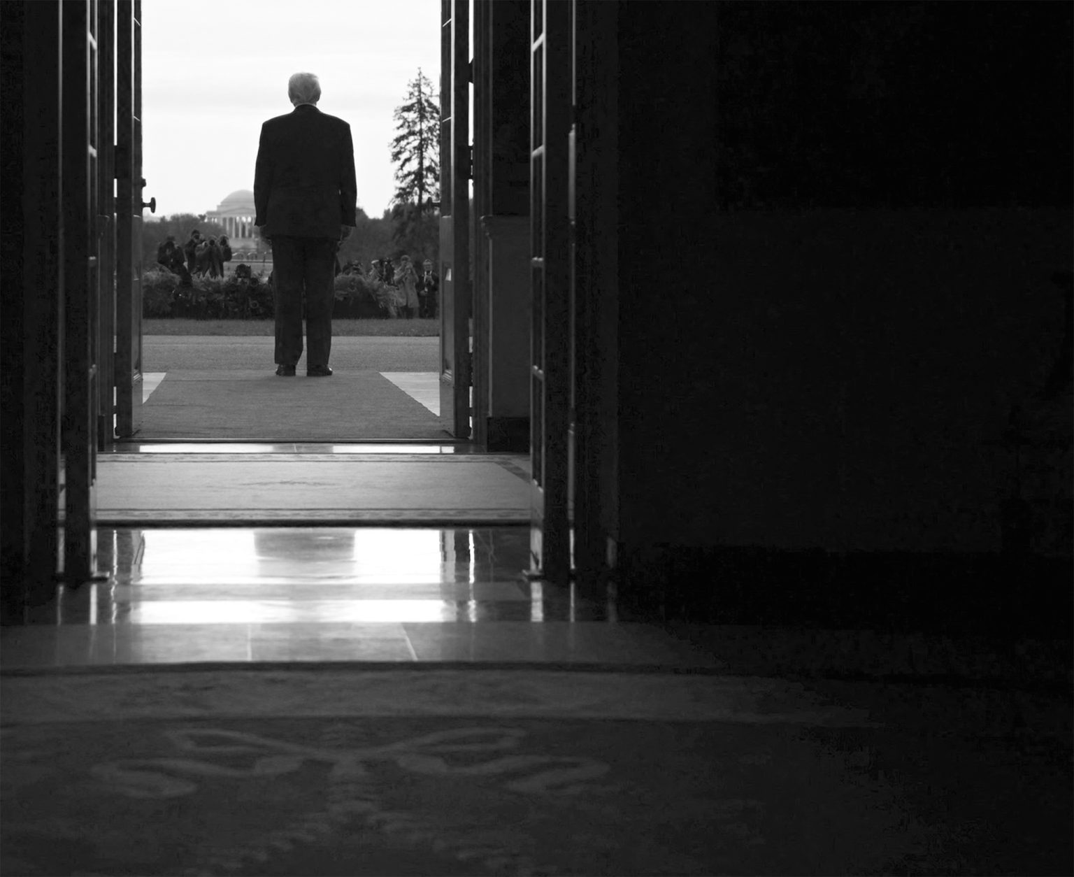 US President Donald Trump faces growing pressure as the prolonged Iran operation unsettles financial markets. Photo: Brendan Smialowski/AFP/Profimedia