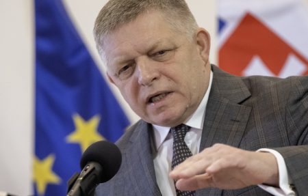 Fico odmietol Magyarove tvrdenia. Zastal sa Pellegriniho a chystá sa do Moskvy