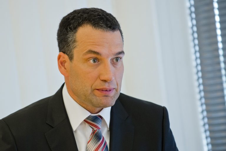 Polícia navrhla obžalovať exšéfa Všeobecnej zdravotnej poisťovne