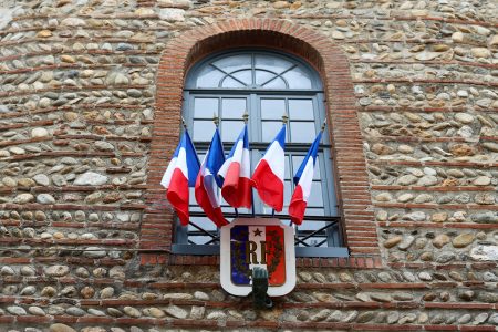 French mayors remove EU flags, minister calls it ‘betrayal’