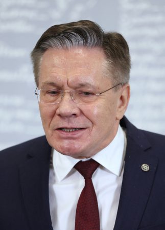 Russia evacuates additional staff from Bushehr