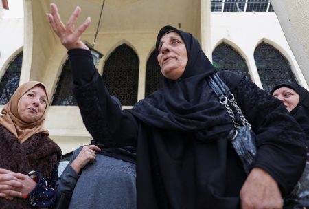 Police investigate blast at Israeli centre in Netherlands