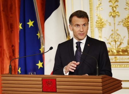 Macron: Opening the Strait of Hormuz by force is unrealistic