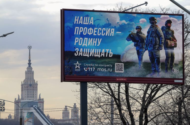 Moskva verbuje študentov, láka ich na vysoké platy