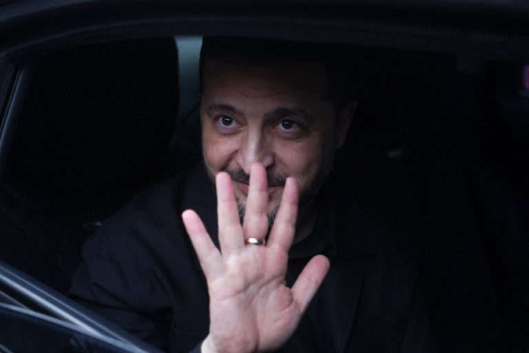 Ukrajina schválila vojenskú daň, ďalšie reformy brzdí spor v parlamente