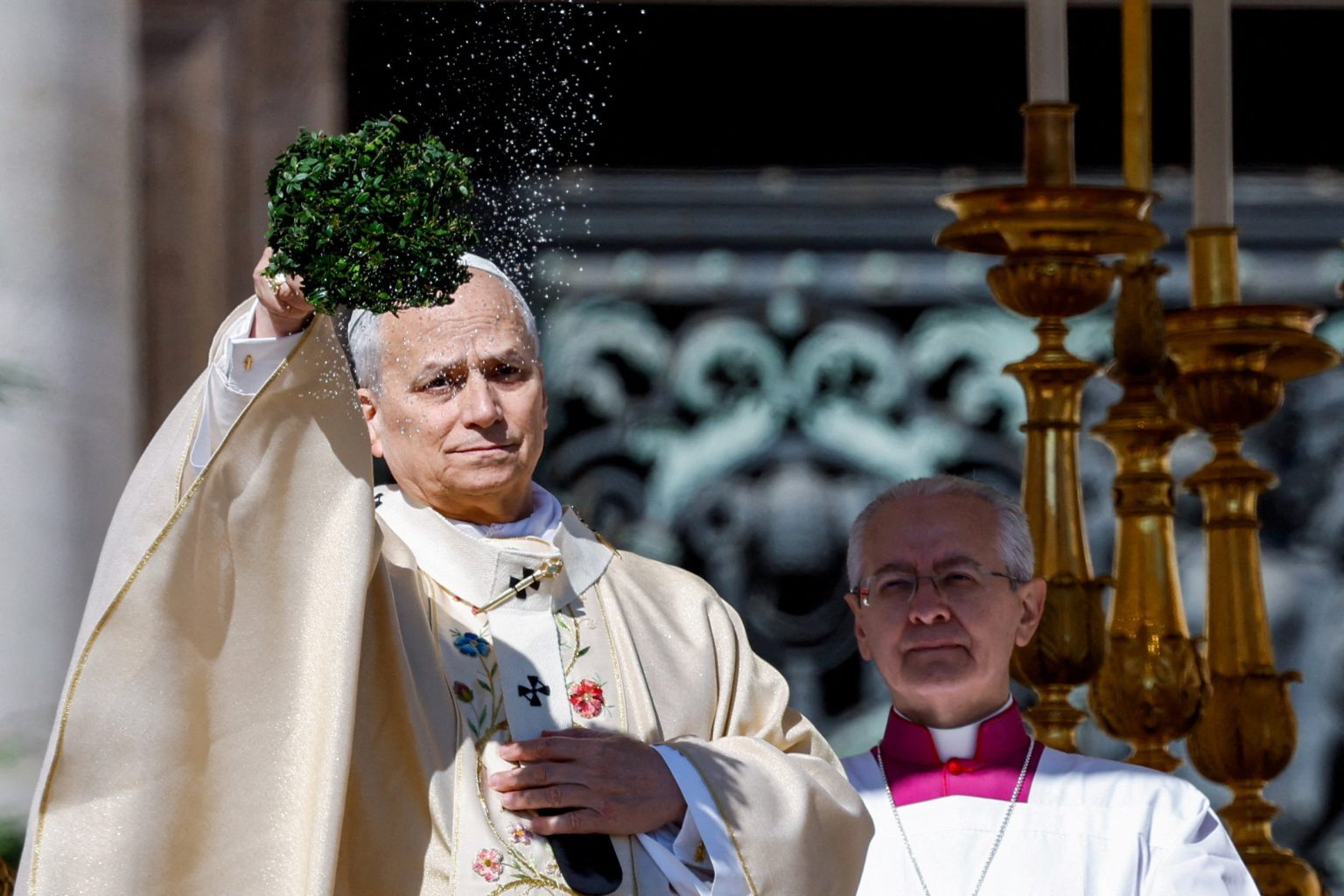Pápež Lev XIV. celebruje veľkonočnú omšu. Foto: Remo Casilli/Reuters