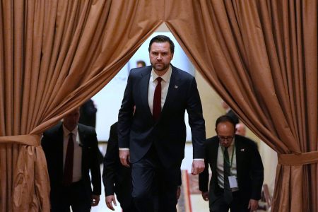 US and Iranian Officials Resume Talks in Islamabad