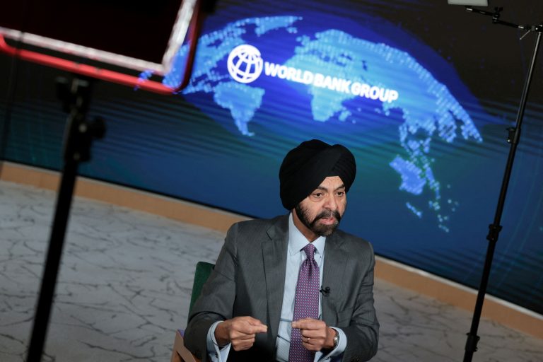 Svetová banka varuje pred nedostatkom pracovných miest